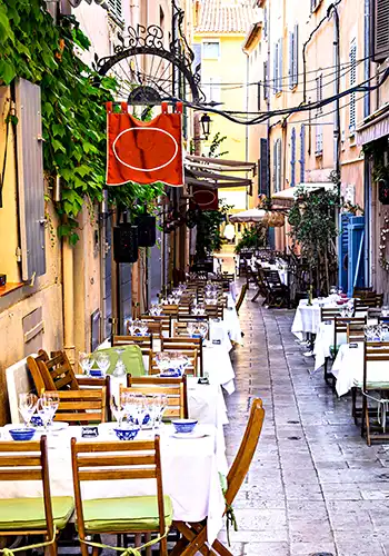 Restaurant preparing locally sourced food
